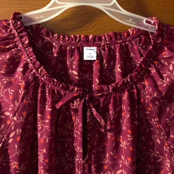 Burgundy Floral Peplum Top - Picture 2 of 3